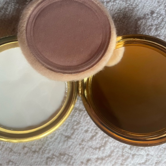 Vintage Margaret Rose Compact - Picture 5 of 8